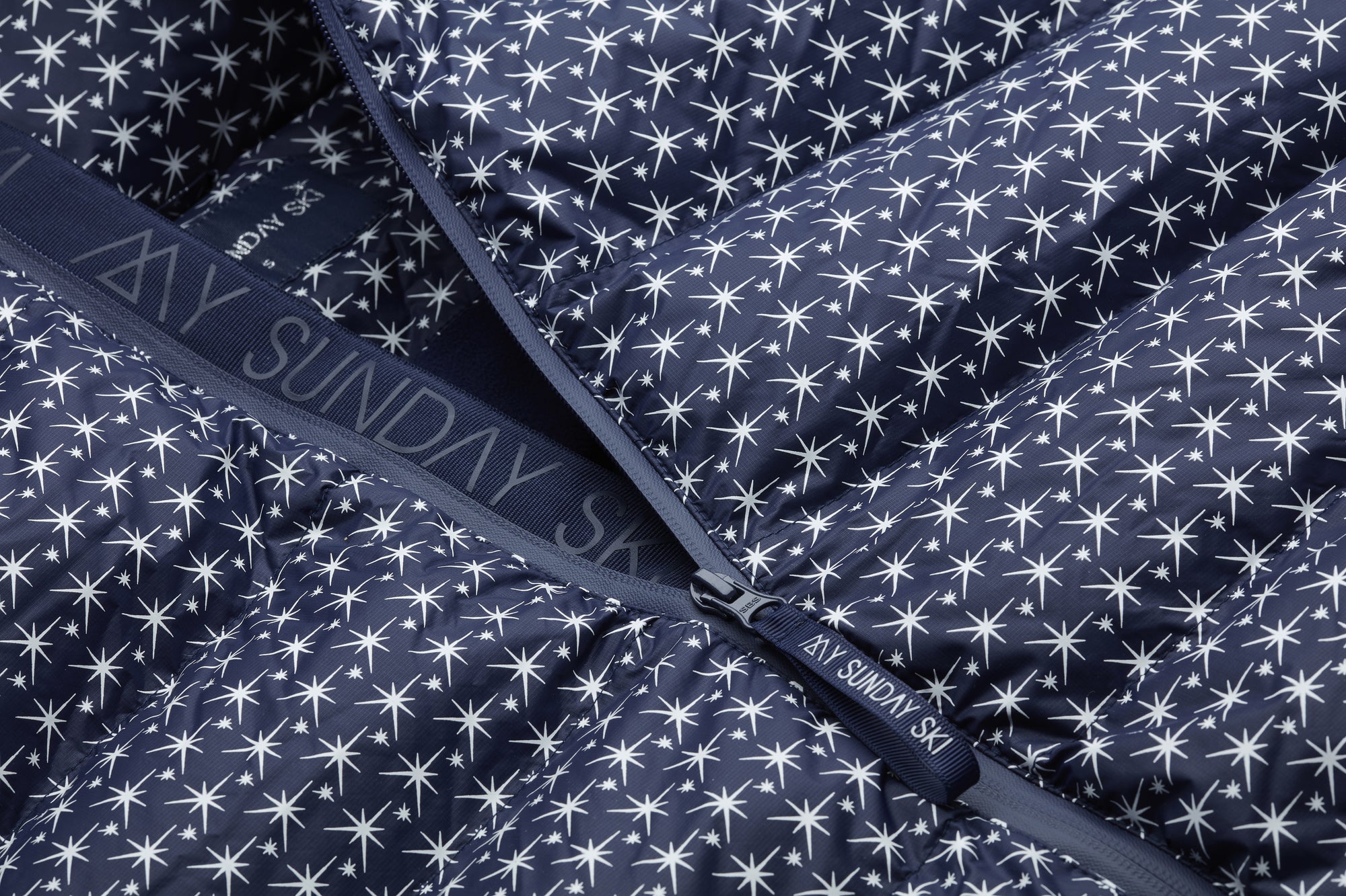 Apricity Oversized Ski Jacket - Navy / White